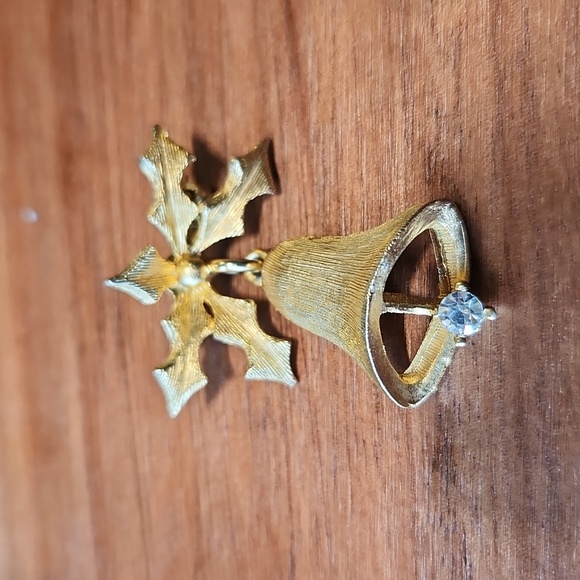 Christmas Brooch Pin Trio - Picture 2 of 9